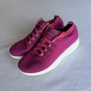 Moshn Vigor Fuchsia Size 8 Medium In Great Condition Lace Up Sneaker Shoe